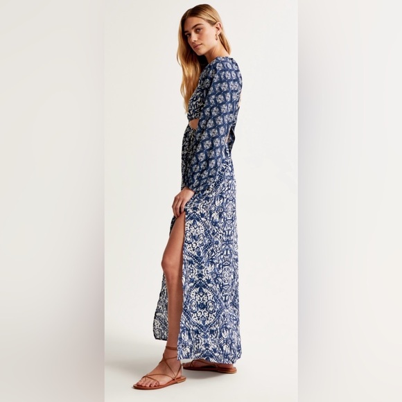 Abercrombie & Fitch Long Sleeve cut out dress - Picture 8 of 9